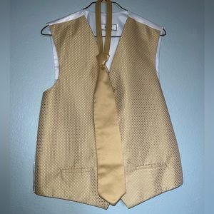 Men’s gold vest and matching tie size medium Long